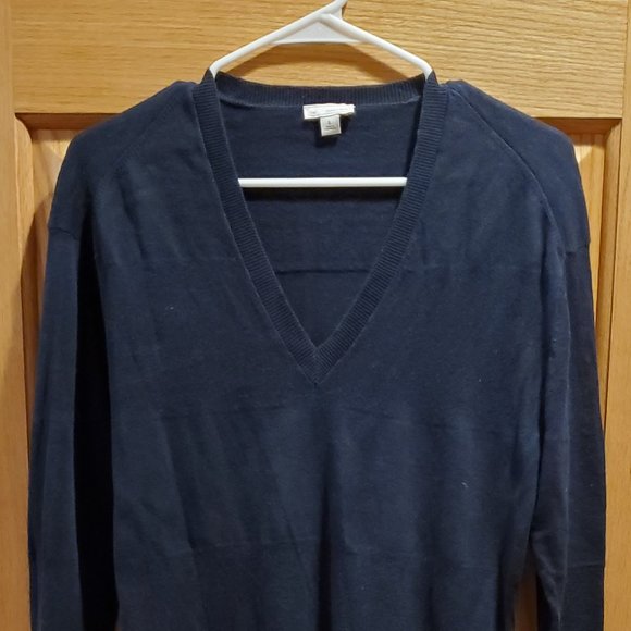 GAP Navy Blue V-Neck Sweater Size Small - Picture 2 of 5